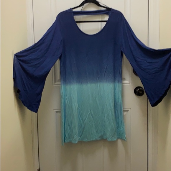 Sandiva Tops - Sandiva Ombré Aqua Blue SexySplit Tunic EUC Size M